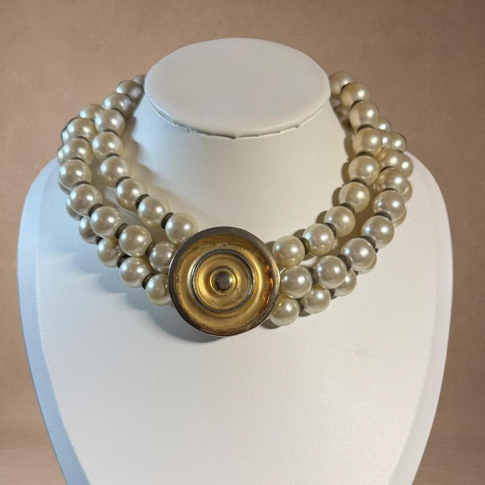 Vintage 3 Strand Faux Pearl Statement Necklace Gold Tone Oversized‎ Pendant 80s